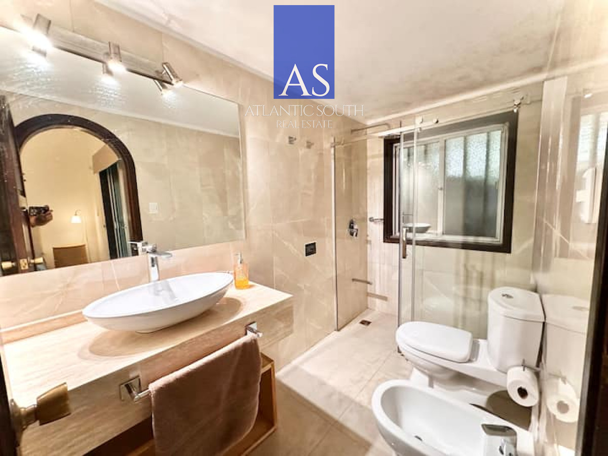 Casa ID.3392 - Mansión 7 dormitorios en Lugano Punta del Este