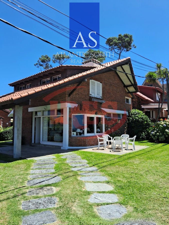 Oportunidad casa de 4 dormitorios cerca de Playa Mansa