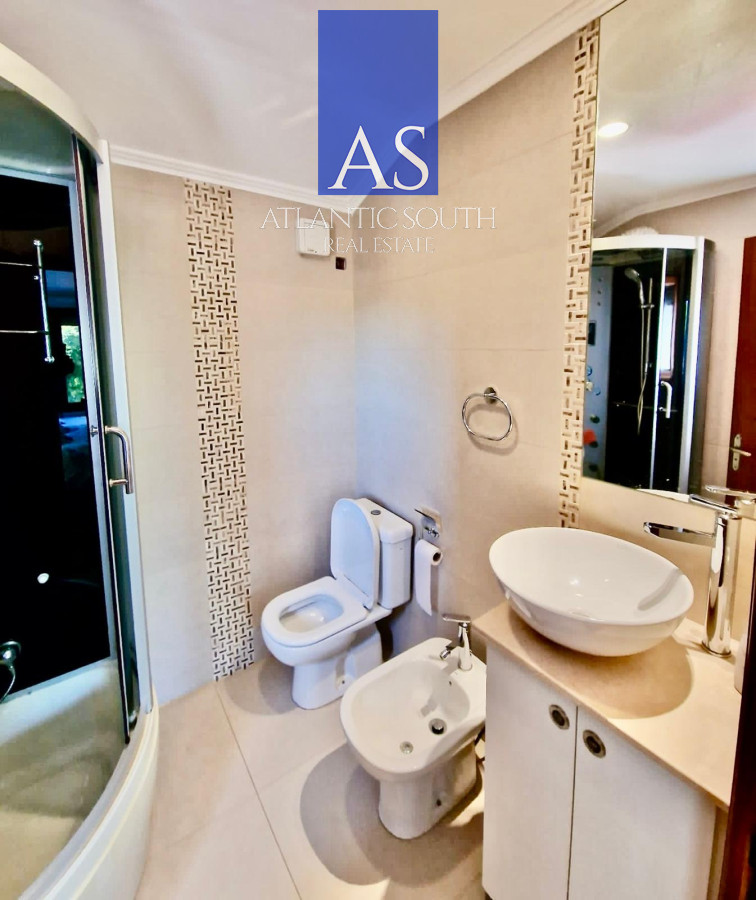 Casa ID.3948 - Casa en venta de 3 dormitorios moderna Punta del Este losa radiante 