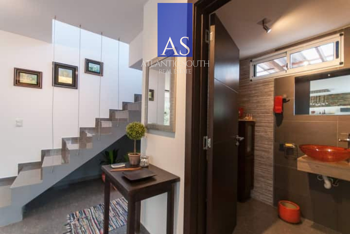 Casa ID.5090 - Casa de 4 dormitorios con piscina y amplio jardín en Punta del Este