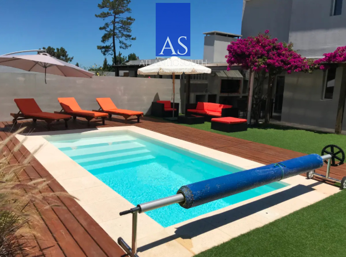 Casa ID.4330 - Casa moderna 3 dormitorios 3 baños cochera piscina Pinares Punta del Este