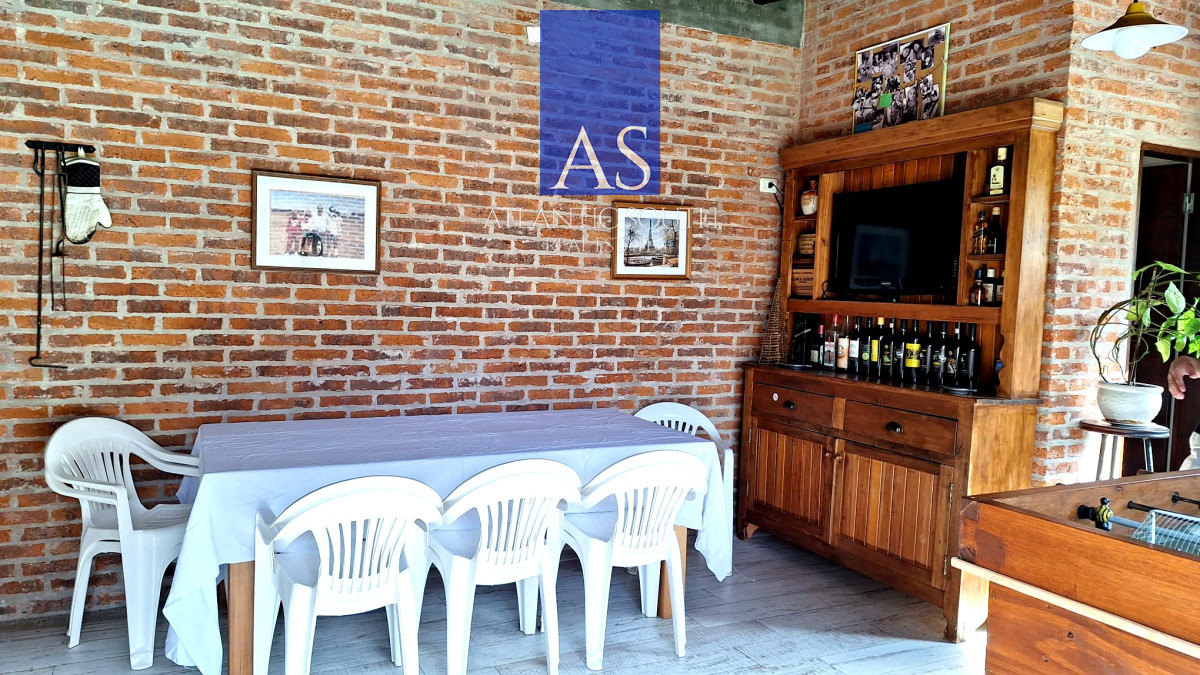 Casa ID.3867 - Casa moderna de 3 dormitorios piscina climatizada Pinares Punta del Este