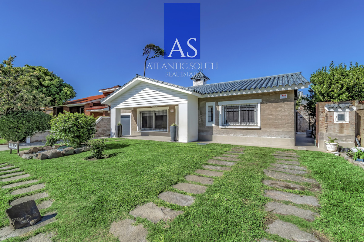 Casa ID.4842 - Chalet reciclado a 150 Metros del Mar en Playa Mansa
