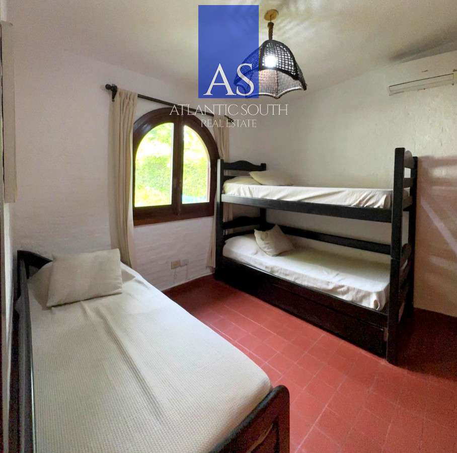 Casa ID.3880 - Casa 2 dormitorios + 2 dependencias completas en Pinares con piscina climatizada y barbacoa cercana al mar Punta del Este