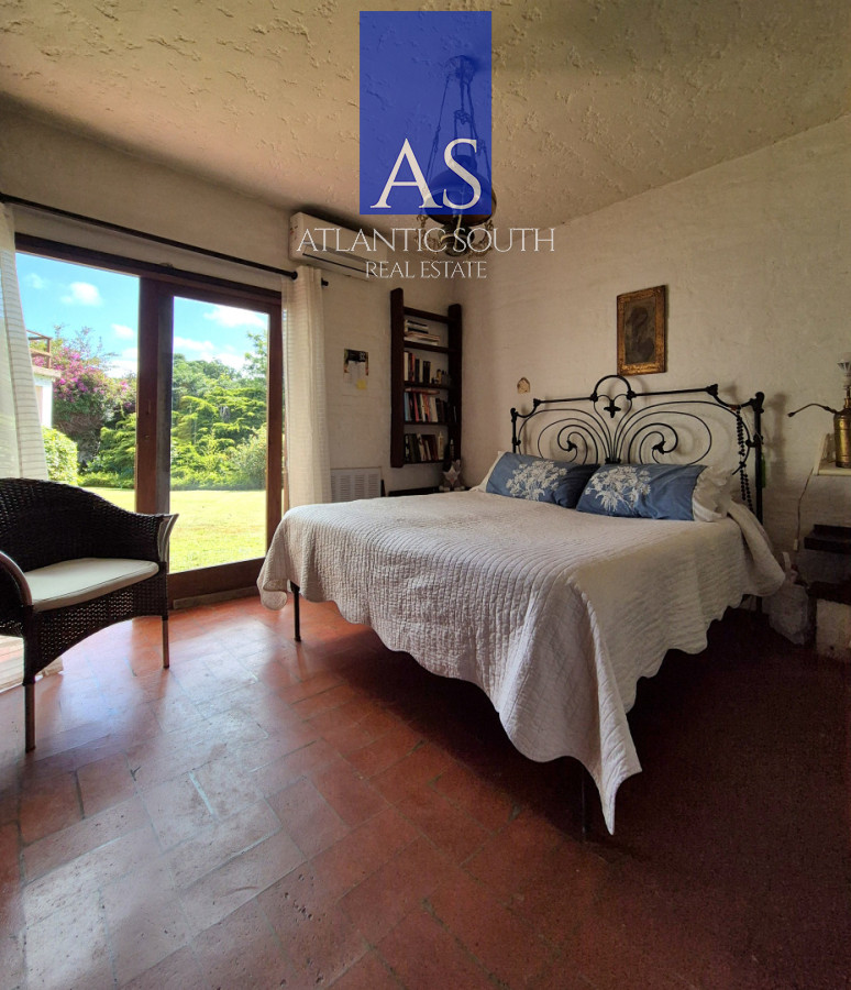 Casa ID.4454 - Casa 4 dormitorios a media cuadra del mar con piscina y jardín Pinares Playa Mansa 