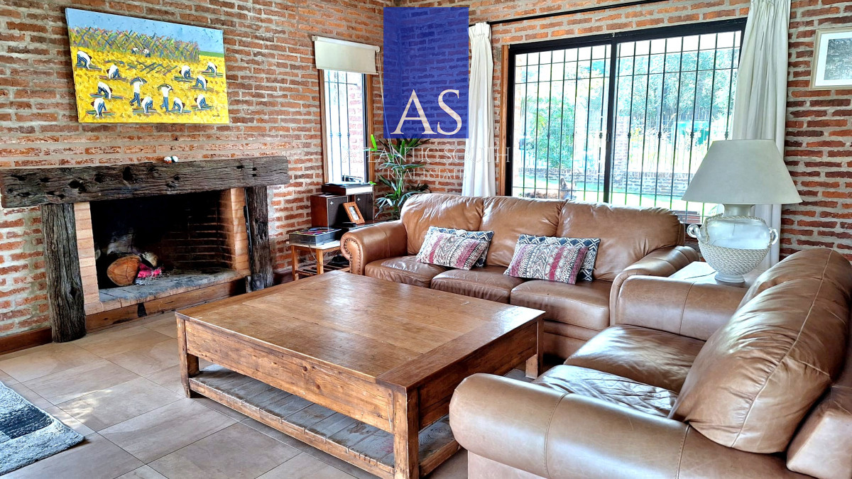 Casa ID.3867 - Casa moderna de 3 dormitorios piscina climatizada Pinares Punta del Este