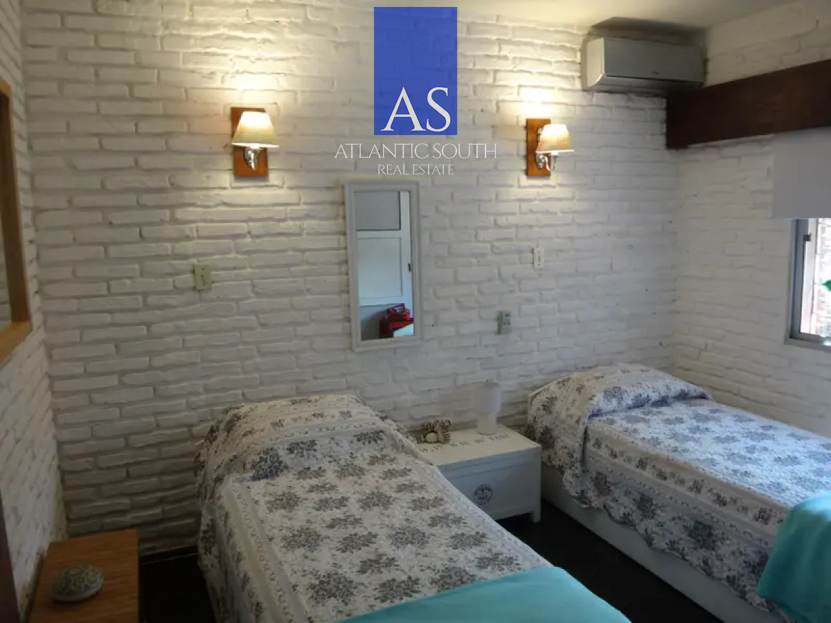 Casa ID.3875 - venta Casa de 3 dormitorios construcción tradicional Playa Mansa Pinares