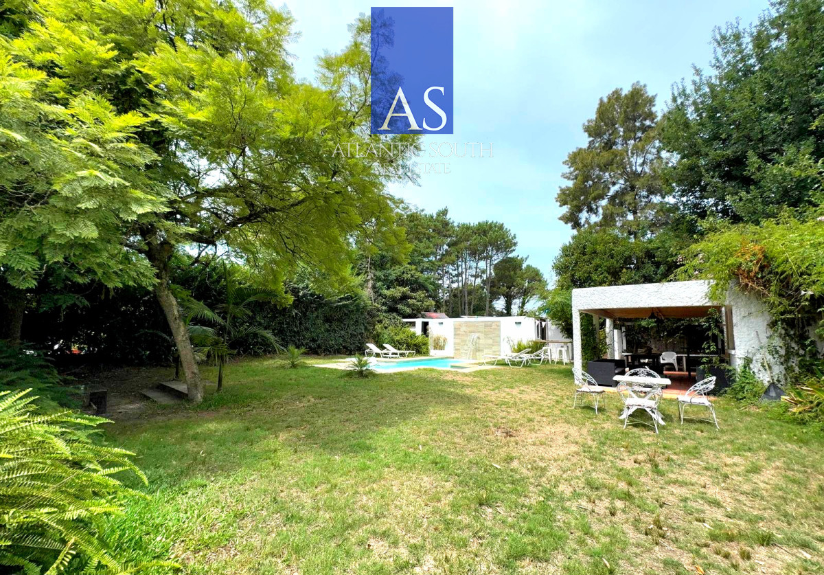 Casa ID.3880 - Casa 2 dormitorios + 2 dependencias completas en Pinares con piscina climatizada y barbacoa cercana al mar Punta del Este