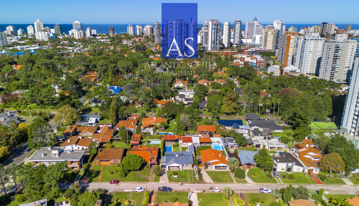 Casa ID.4842 - Chalet reciclado a 150 Metros del Mar en Playa Mansa