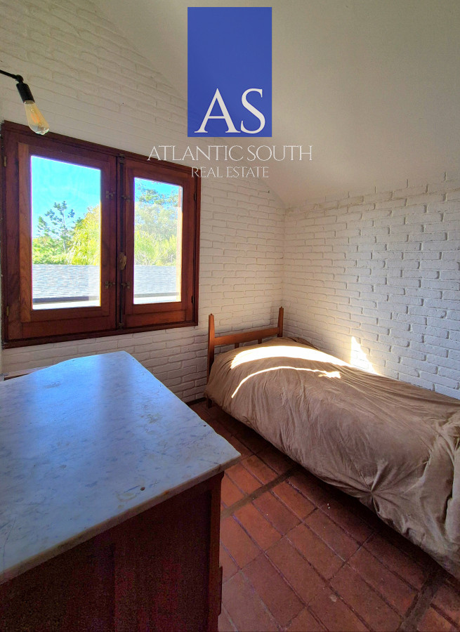 Casa ID.4174 - Oportunidad Casa de 4 dormitorios cercana al mar construcción tradicional barbacoa piscina Playa Mansa Punta del Este