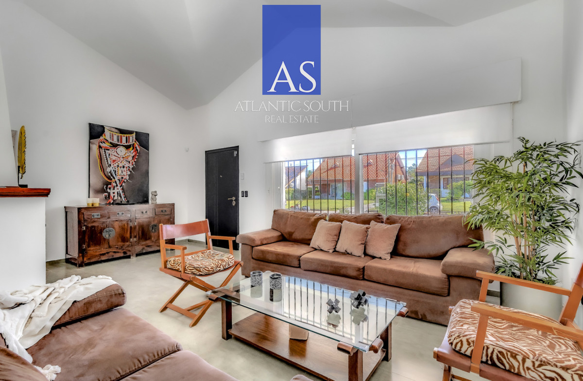 Casa ID.4842 - Chalet reciclado a 150 Metros del Mar en Playa Mansa