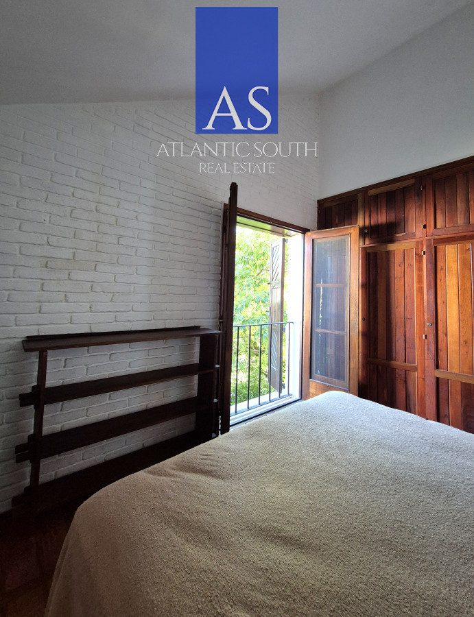 Casa ID.4174 - Oportunidad Casa de 4 dormitorios cercana al mar construcción tradicional barbacoa piscina Playa Mansa Punta del Este