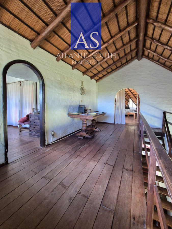 Casa ID.4454 - Casa 4 dormitorios a media cuadra del mar con piscina y jardín Pinares Playa Mansa 