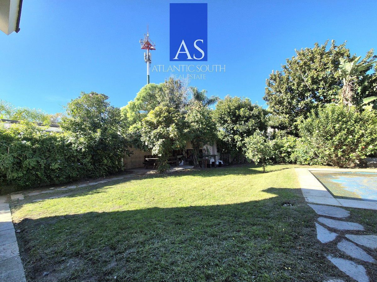 Casa ID.4174 - Oportunidad Casa de 4 dormitorios cercana al mar construcción tradicional barbacoa piscina Playa Mansa Punta del Este