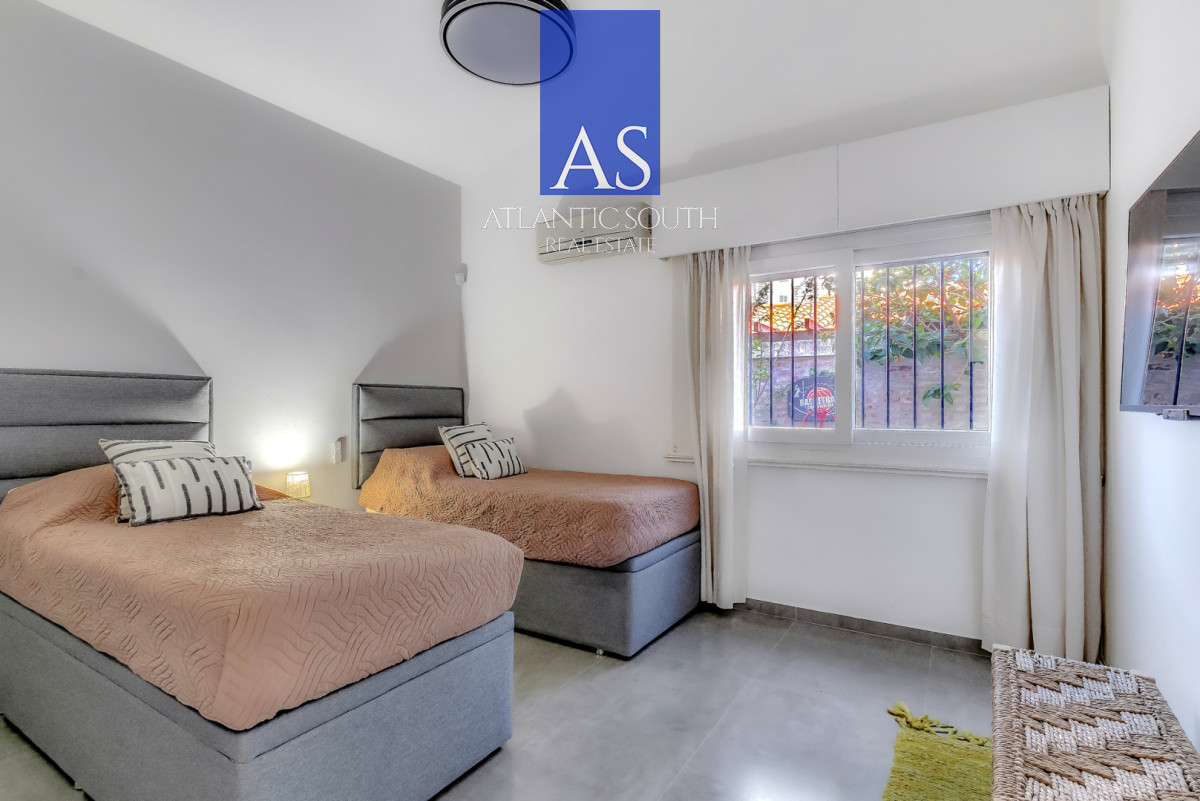 Casa ID.4842 - Chalet reciclado a 150 Metros del Mar en Playa Mansa