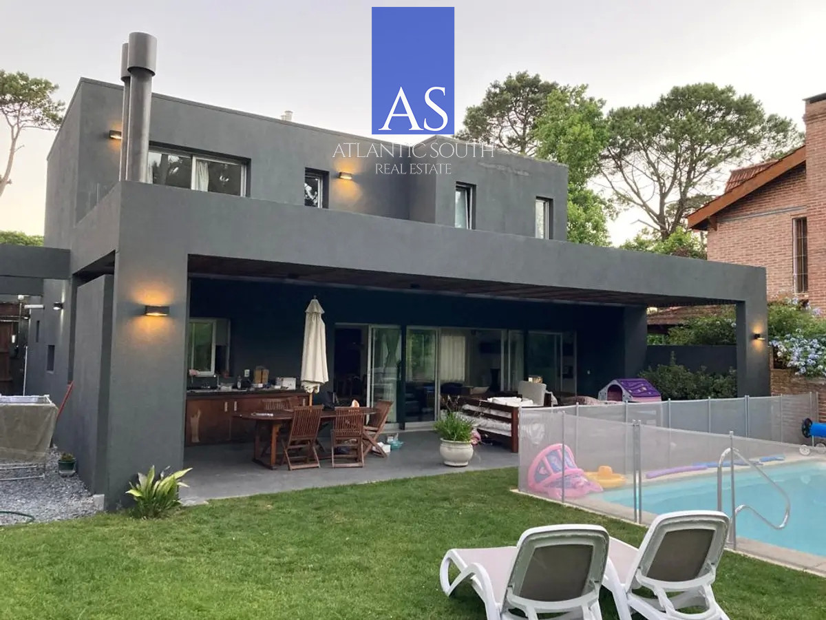 Casa ID.2722 - Casa moderna de 3 dormitorios con estilo minimalista cercana al mar Playa Mansa Punta del Este