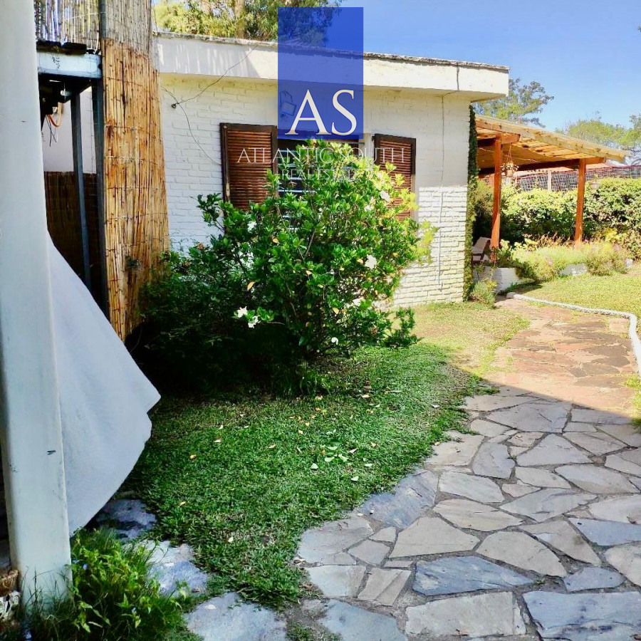 Casa ID.2963 - Casa de 4 dormitorios y dependencia Pinares
