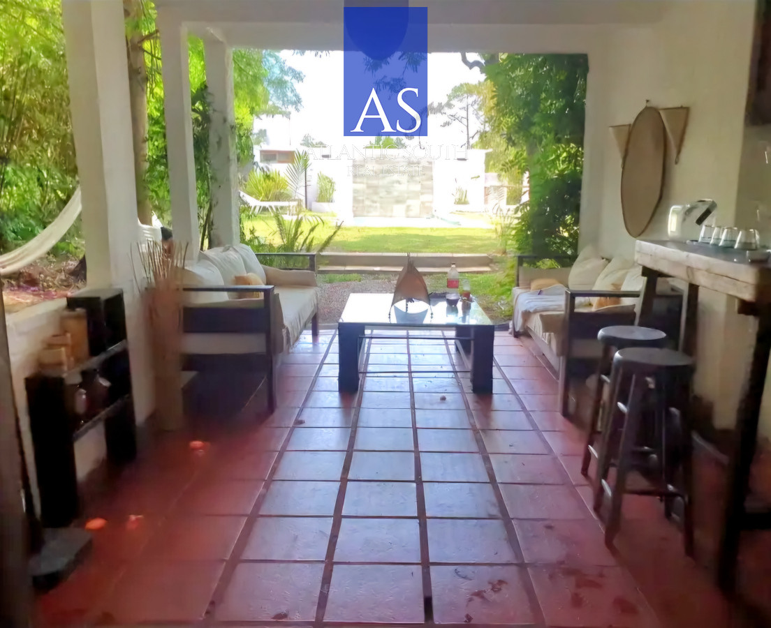 Casa ID.3880 - Casa 2 dormitorios + 2 dependencias completas en Pinares con piscina climatizada y barbacoa cercana al mar Punta del Este
