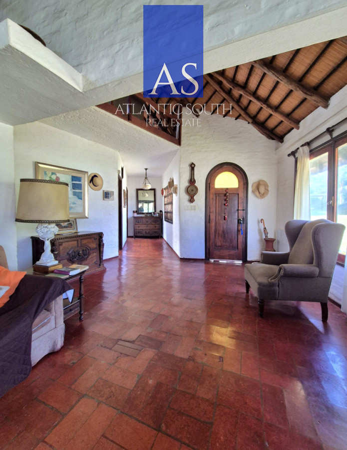 Casa ID.4454 - Casa 4 dormitorios a media cuadra del mar con piscina y jardín Pinares Playa Mansa 