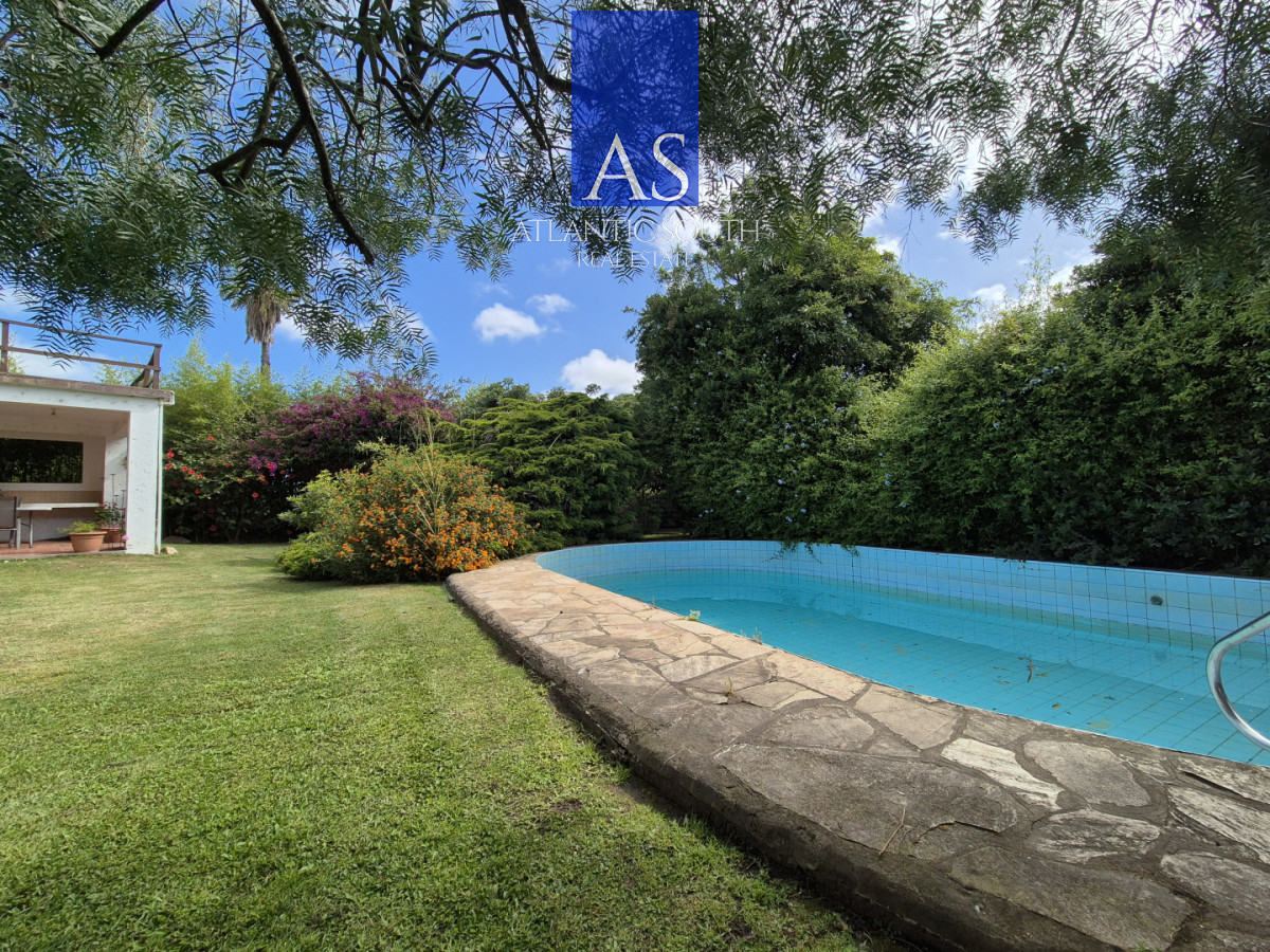 Casa ID.4454 - Casa 4 dormitorios a media cuadra del mar con piscina y jardín Pinares Playa Mansa 