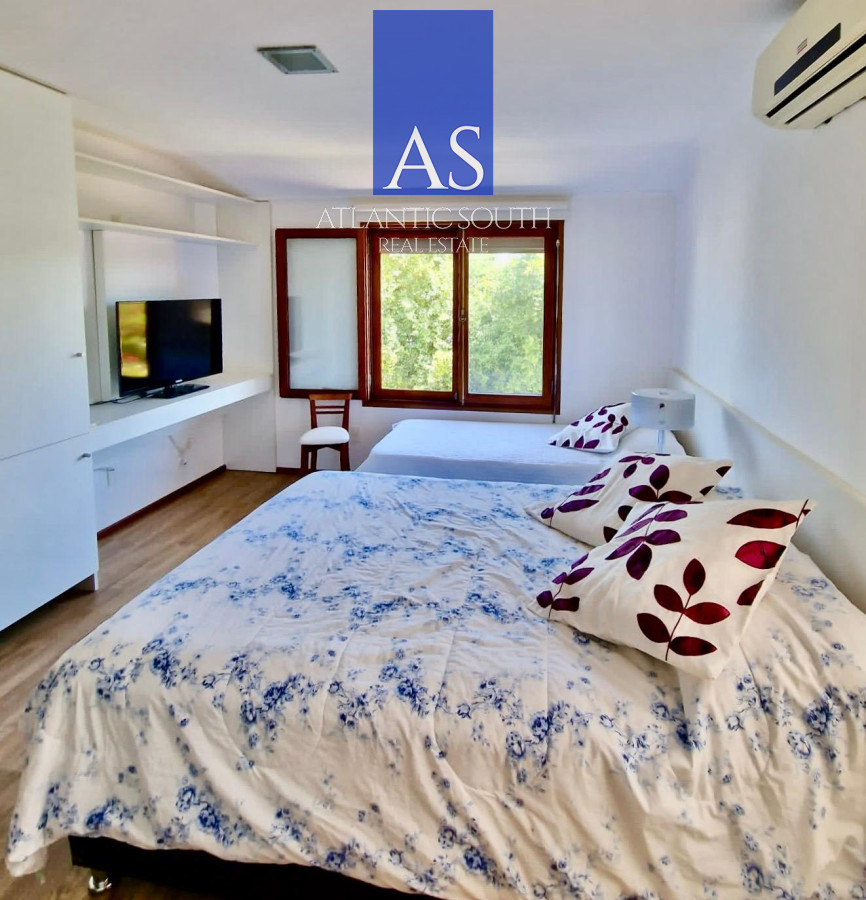Casa ID.3948 - Casa en venta de 3 dormitorios moderna Punta del Este losa radiante 