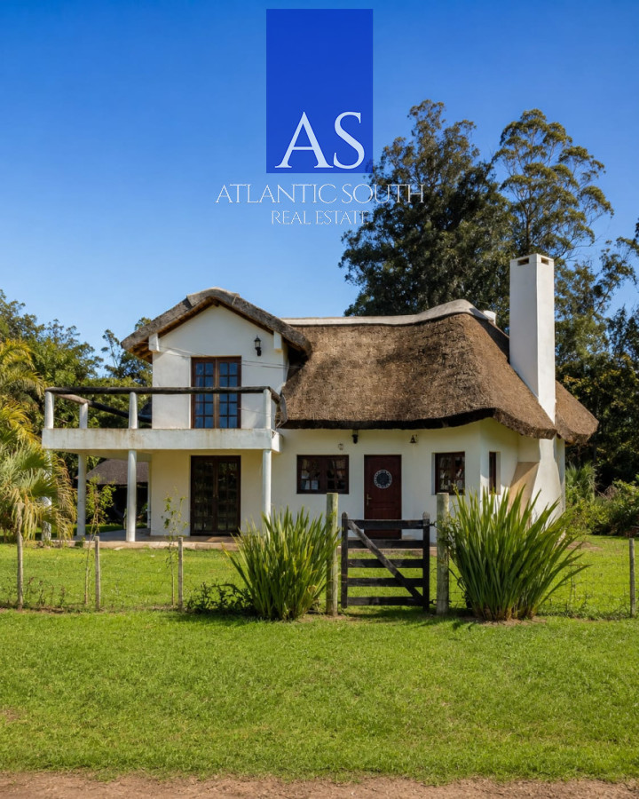 Casa de 3 dormitorios + dos apartamentos gran terreno Pinares , Punta del Este