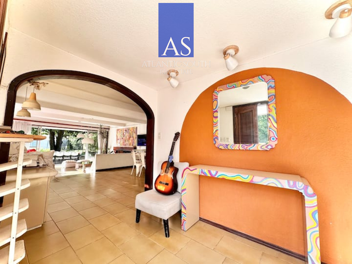 Casa ID.3392 - Mansión 7 dormitorios en Lugano Punta del Este