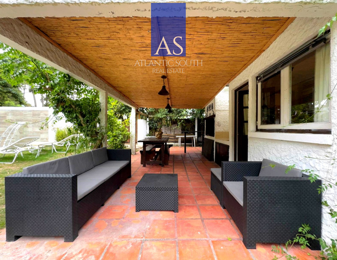 Casa ID.3880 - Casa 2 dormitorios + 2 dependencias completas en Pinares con piscina climatizada y barbacoa cercana al mar Punta del Este