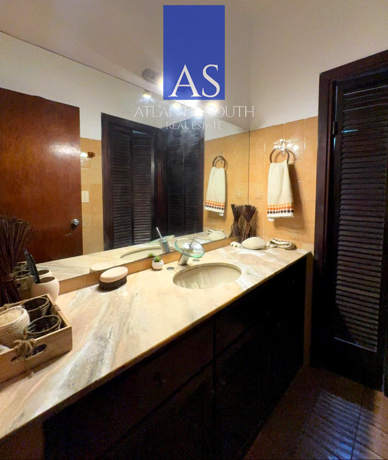 Casa ID.3880 - Casa 2 dormitorios + 2 dependencias completas en Pinares con piscina climatizada y barbacoa cercana al mar Punta del Este