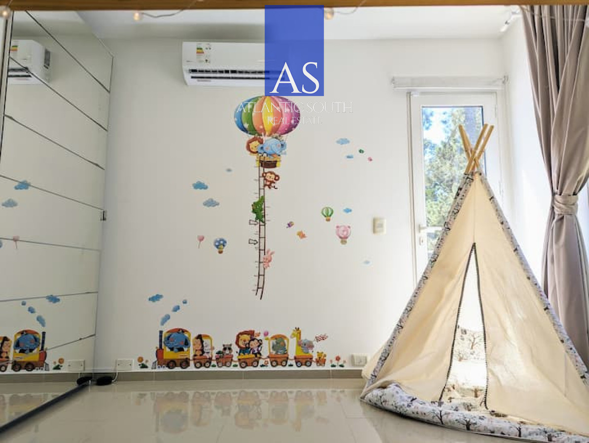 Casa ID.5090 - Casa de 4 dormitorios con piscina y amplio jardín en Punta del Este