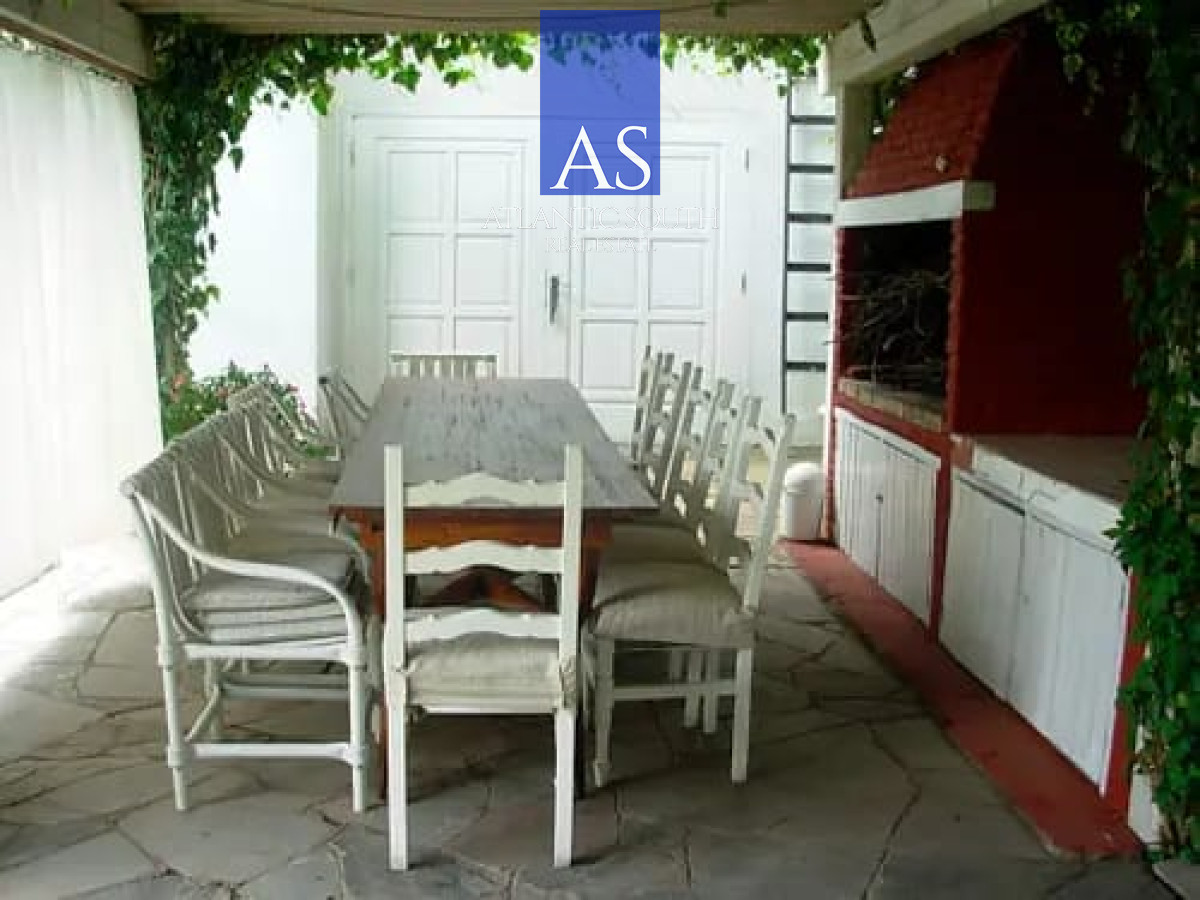 Casa ID.2963 - Casa de 4 dormitorios y dependencia Pinares