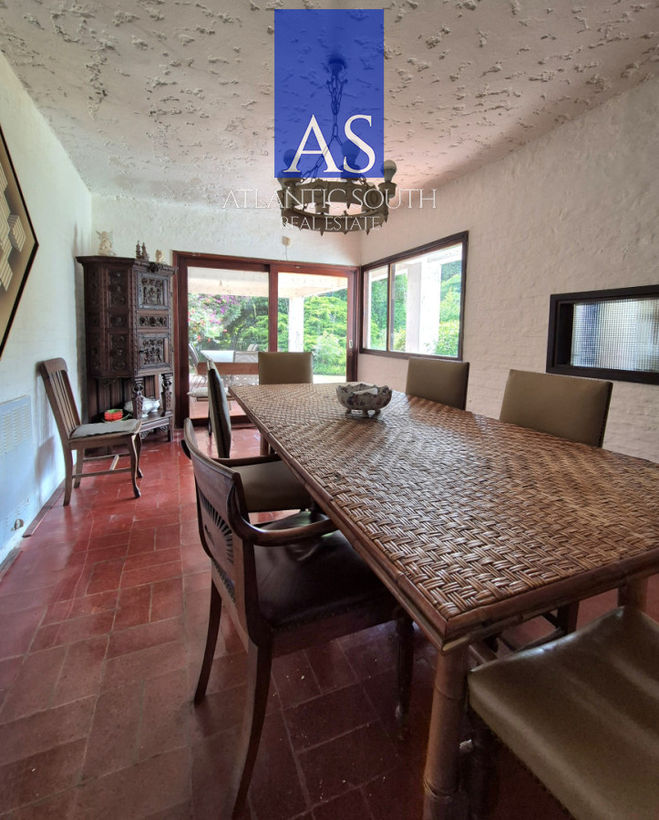 Casa ID.4454 - Casa 4 dormitorios a media cuadra del mar con piscina y jardín Pinares Playa Mansa 