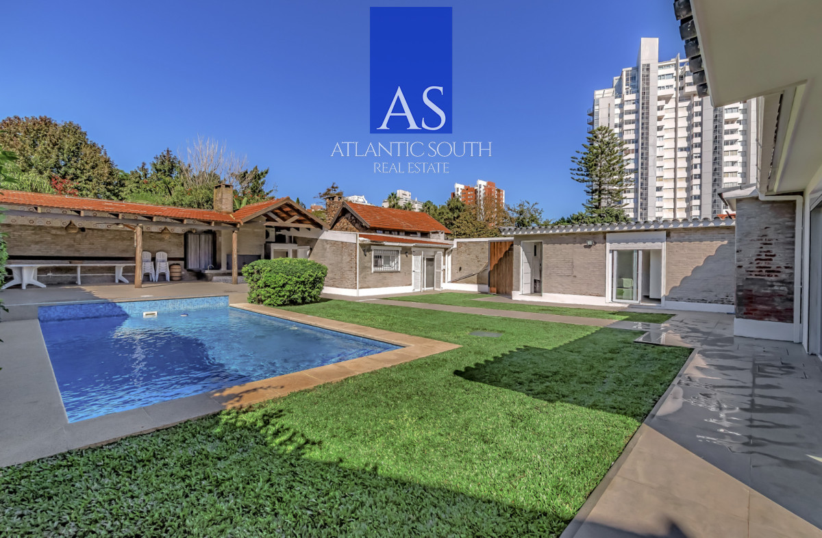 Casa ID.4842 - Chalet reciclado a 150 Metros del Mar en Playa Mansa