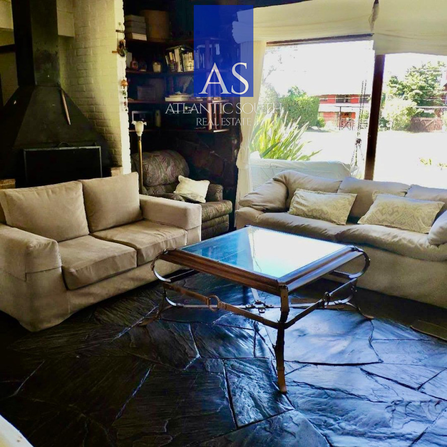 Casa ID.2963 - Casa de 4 dormitorios y dependencia Pinares