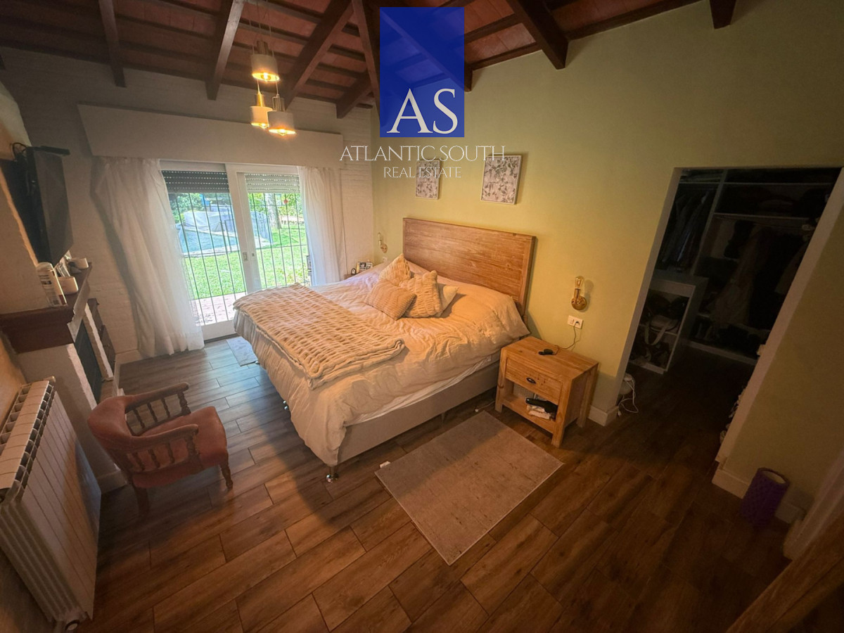Casa ID.4690 - Casa de 4 dormitorios con piscina climatizada y barbacoa, sobre 1.250 m² de terreno en Punta del Este
