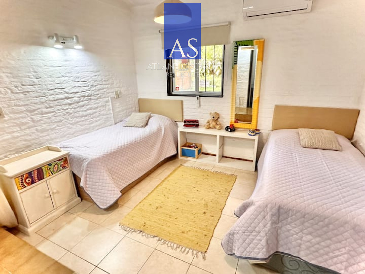 Casa ID.3392 - Mansión 7 dormitorios en Lugano Punta del Este