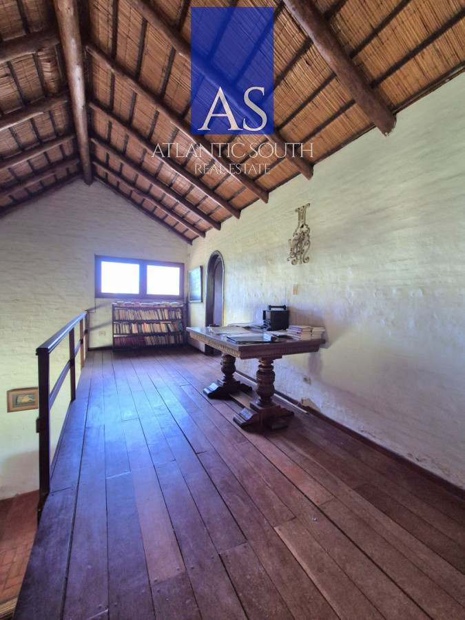 Casa ID.4454 - Casa 4 dormitorios a media cuadra del mar con piscina y jardín Pinares Playa Mansa 