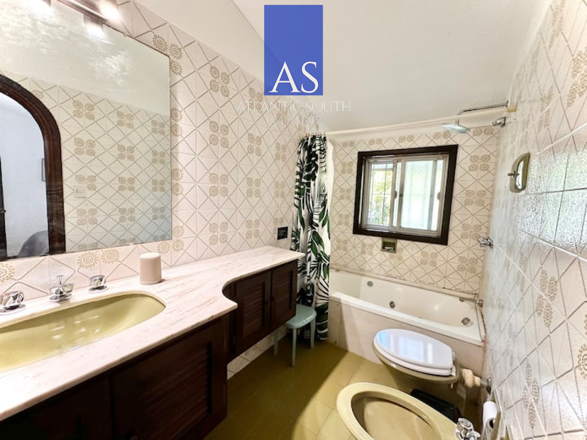 Casa ID.3392 - Mansión 7 dormitorios en Lugano Punta del Este