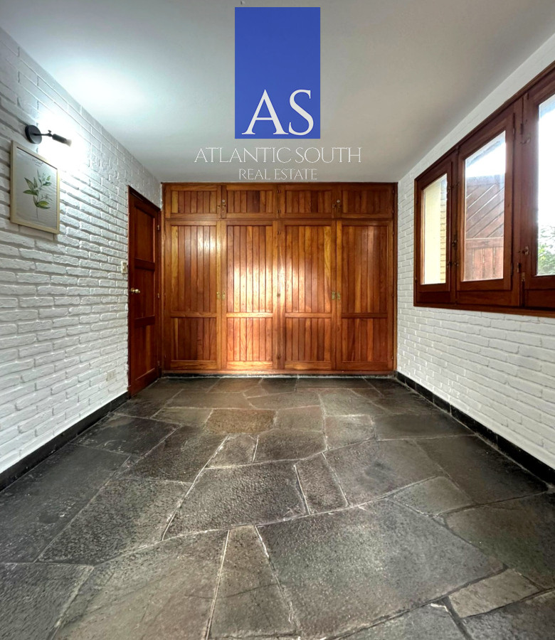 Casa ID.4174 - Oportunidad Casa de 4 dormitorios cercana al mar construcción tradicional barbacoa piscina Playa Mansa Punta del Este