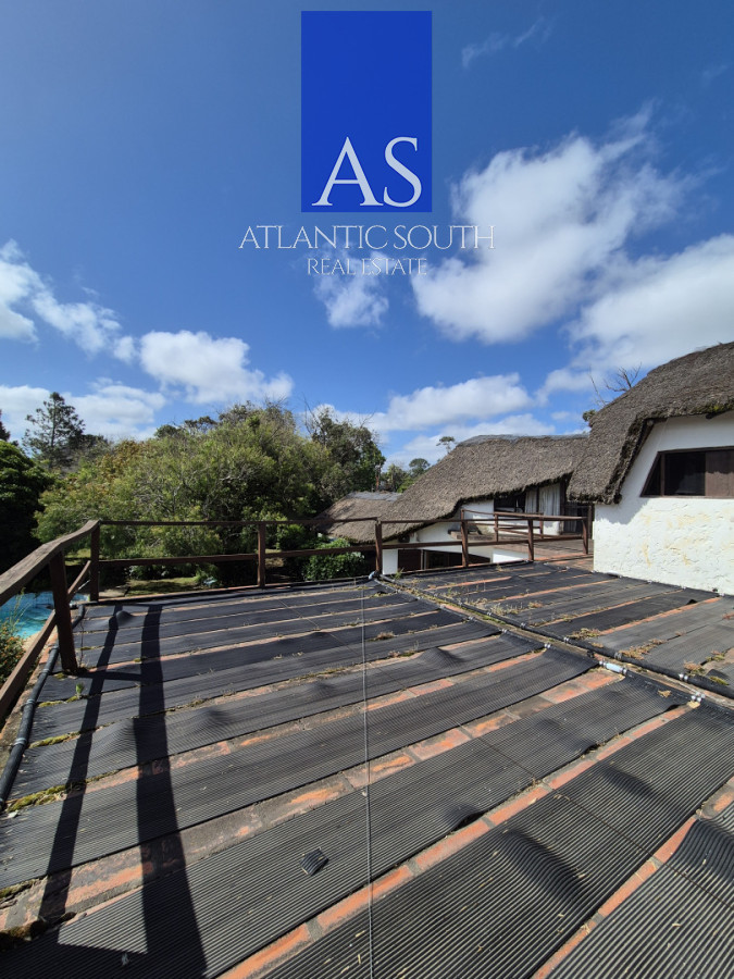 Casa ID.4454 - Casa 4 dormitorios a media cuadra del mar con piscina y jardín Pinares Playa Mansa 