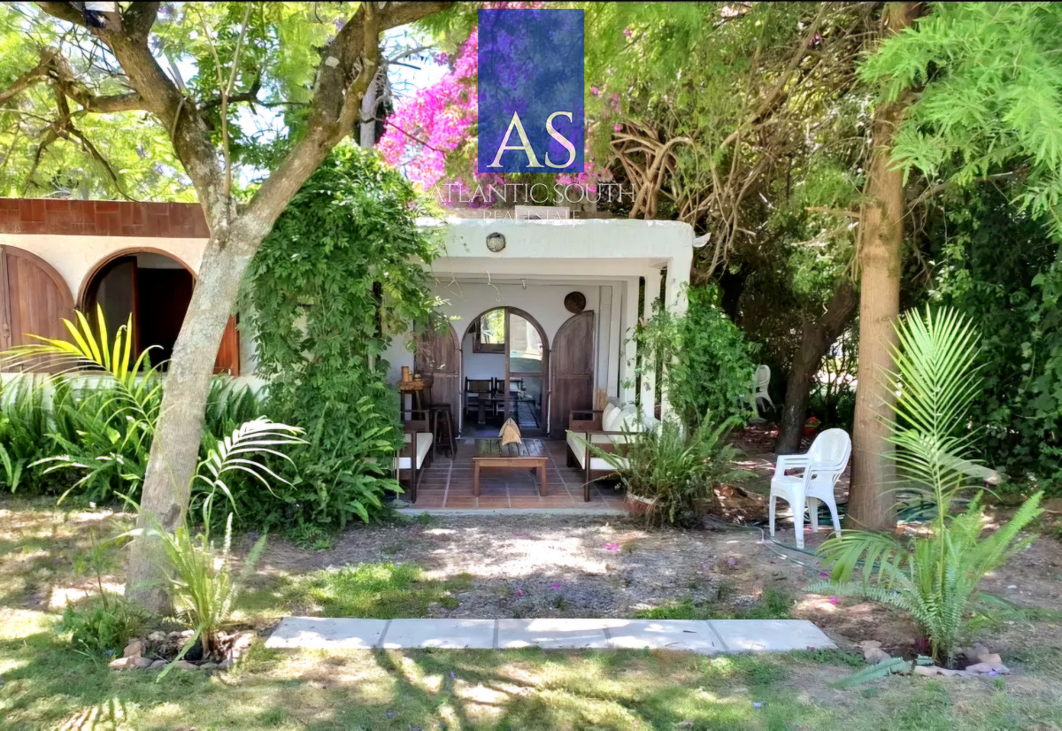 Casa ID.3880 - Casa 2 dormitorios + 2 dependencias completas en Pinares con piscina climatizada y barbacoa cercana al mar Punta del Este