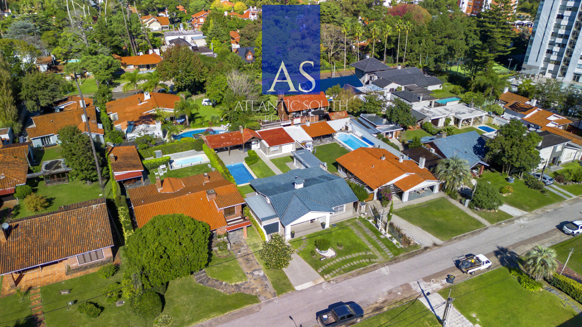 Casa ID.4842 - Chalet reciclado a 150 Metros del Mar en Playa Mansa