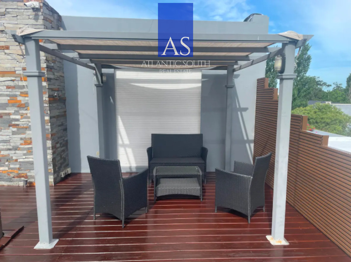 Casa ID.4330 - Casa moderna 3 dormitorios 3 baños cochera piscina Pinares Punta del Este