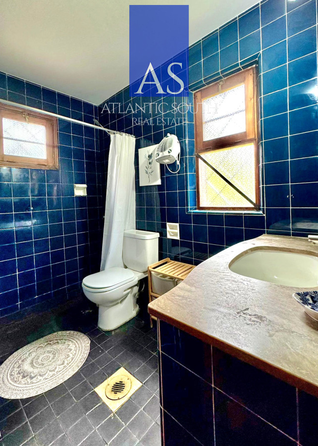 Casa ID.4174 - Oportunidad Casa de 4 dormitorios cercana al mar construcción tradicional barbacoa piscina Playa Mansa Punta del Este