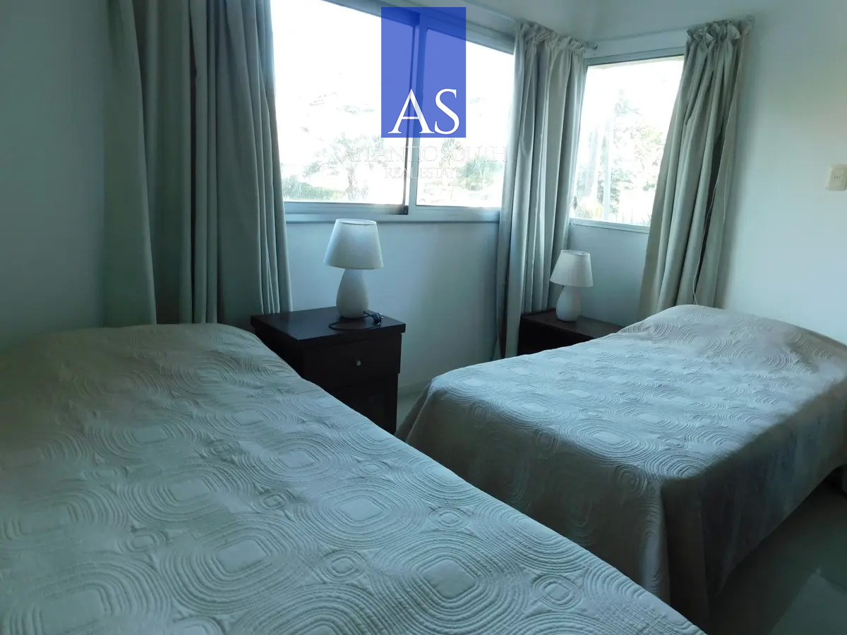 Casa ID.2722 - Casa moderna de 3 dormitorios con estilo minimalista cercana al mar Playa Mansa Punta del Este