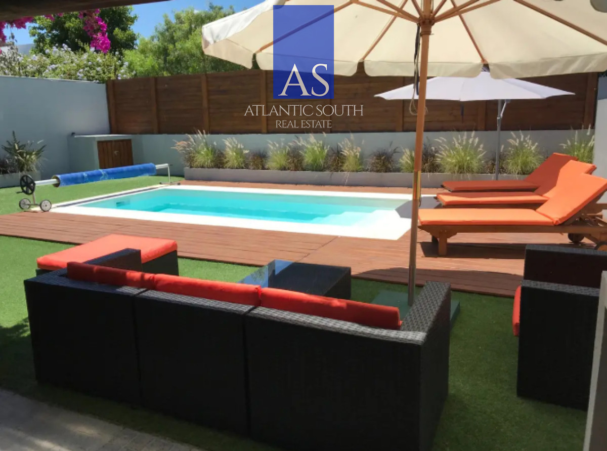 Casa ID.4330 - Casa moderna 3 dormitorios 3 baños cochera piscina Pinares Punta del Este
