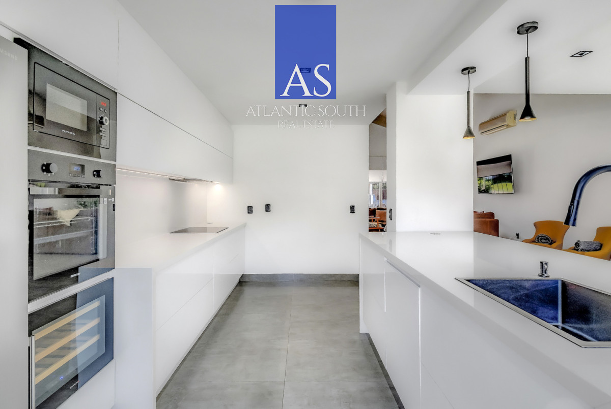Casa ID.4842 - Chalet reciclado a 150 Metros del Mar en Playa Mansa
