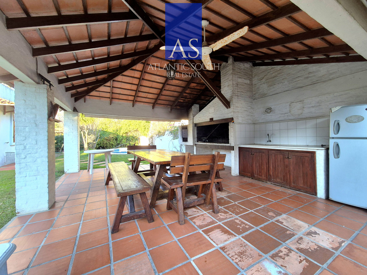 Casa ID.4311 - Casa de 3 dormitorios mas dependencia completa barbacoa piscina Pinares Punta del Este