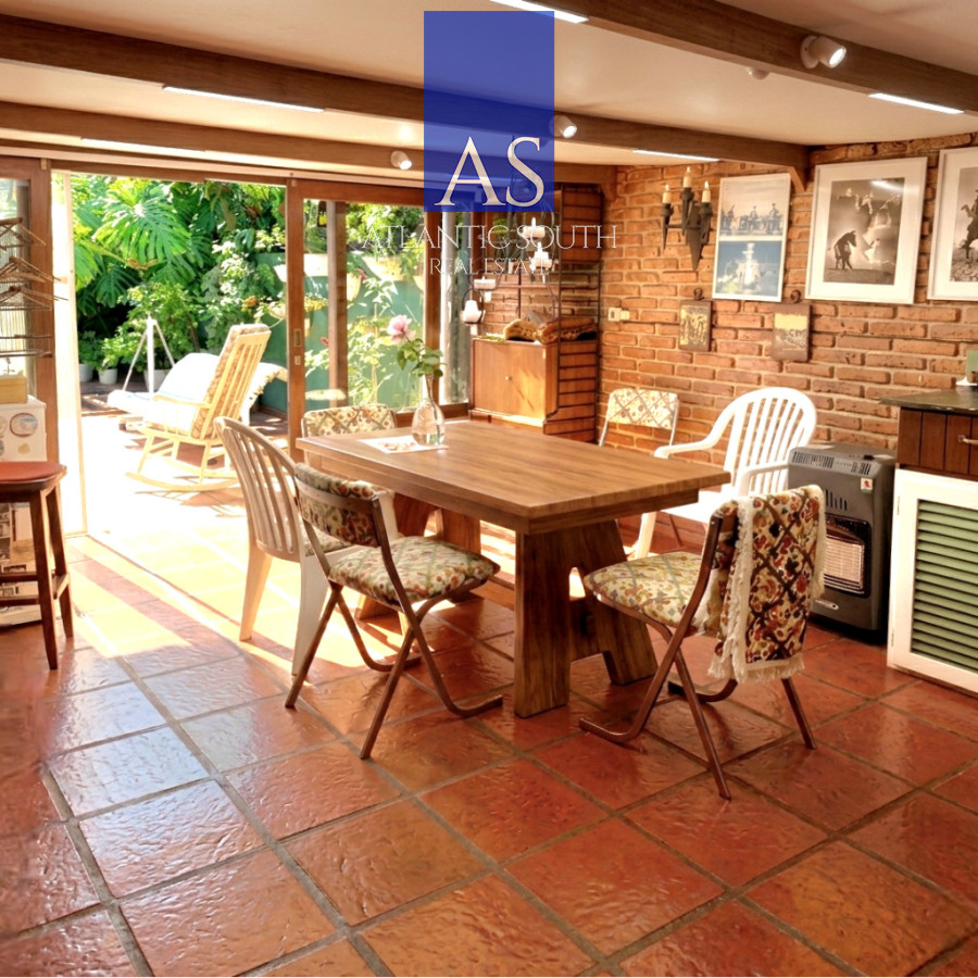 Casa ID.4666 - Casa de 4 dormitorios con piscina, barbacoa para 20 personas y parque arbolado, a 300 metros del mar en Punta del Este