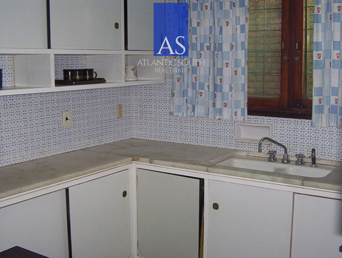 Casa ID.4060 - Casa de 5 dormitorios excelente zona a metros de Playa Mansa, Punta del Este.